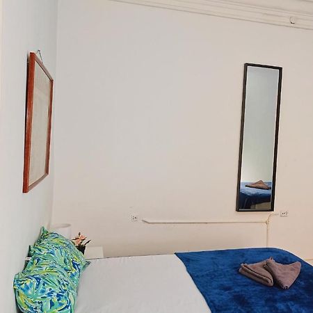 Bed and Breakfast Banys Nous R2 Барселона Экстерьер фото