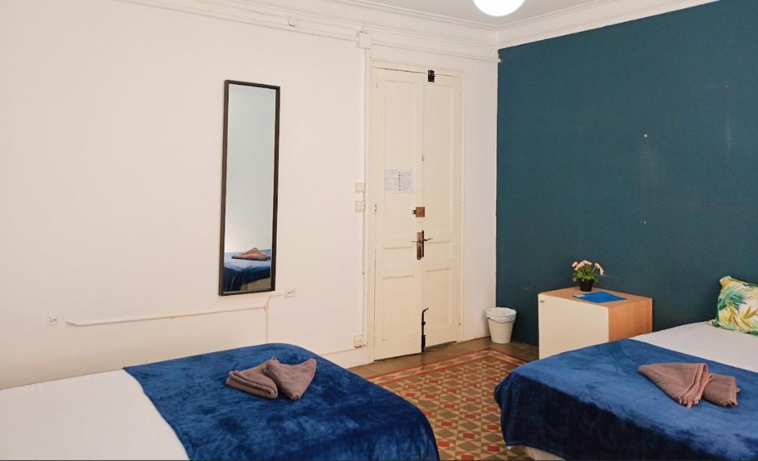 Bed and Breakfast Banys Nous R2 Барселона Экстерьер фото